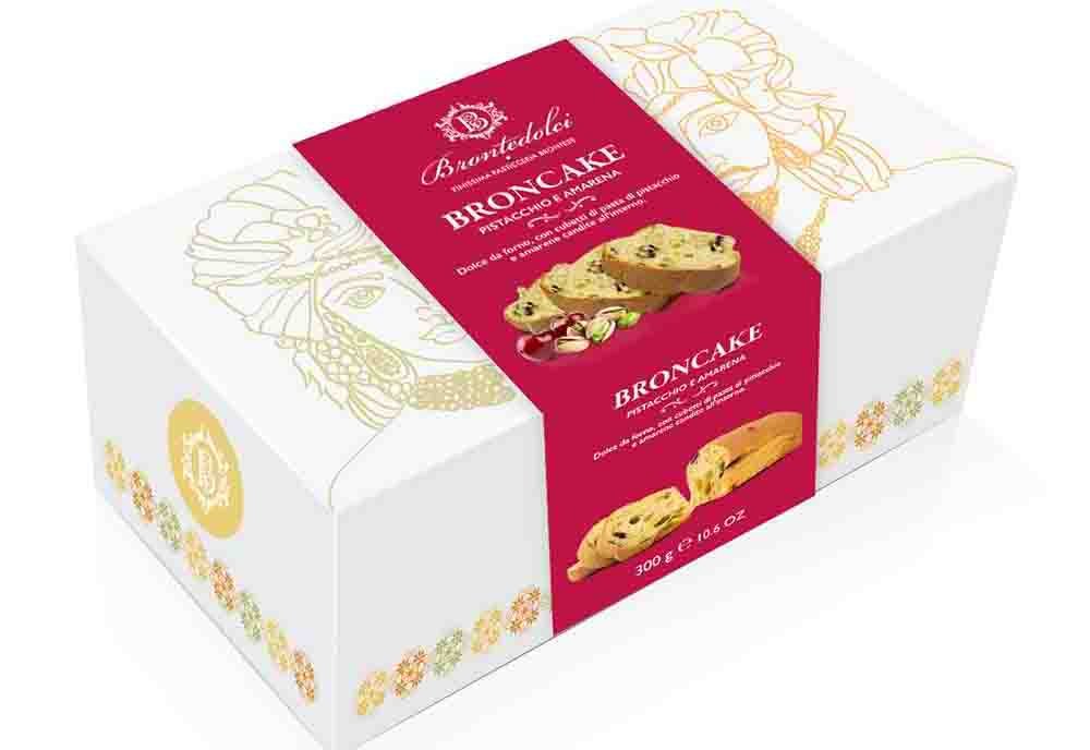 Babka z wiśniami i pistacjami - packshot